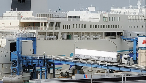 フェリーによる輸送